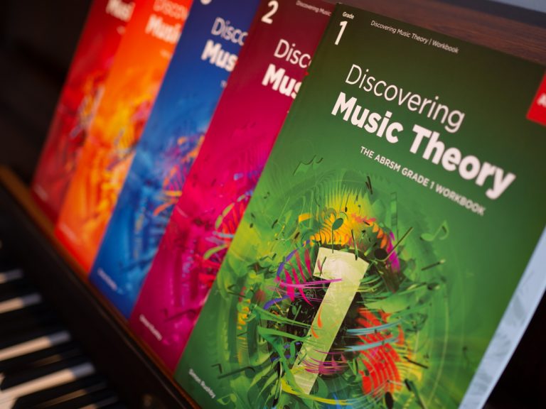 Read more about the article Review: ABRSM Discovering Music Theory