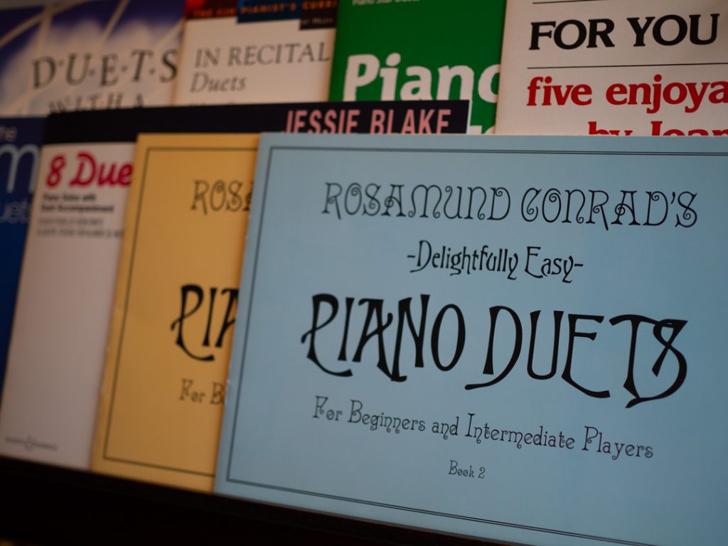 Read more about the article My Top 10 Piano Duet Books for Beginners
