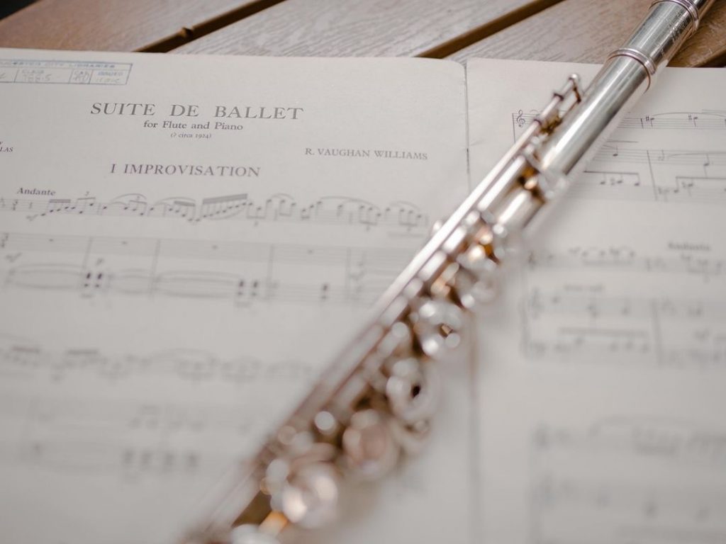 Read more about the article The Benefits of Attending a Music Workshop