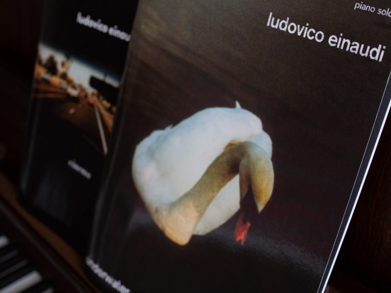 Read more about the article Review: Underwater & Cinema (Einaudi)