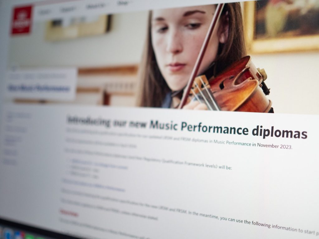 Read more about the article Online and Digital Exams: Time to Face the Music?